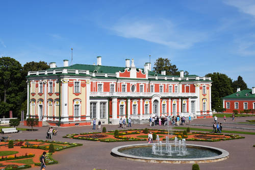 Kadriorg – Elegant park & fine art