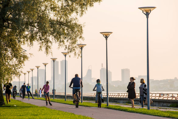 Pirita promenade A long-time favourite of pedestrians, cyclists and skaters alike, this 2km paved pathway stretches along the waterfront from Kadriorg to Pirita. It offers by far the most spectacular views of the Tallinn's rocky shoreline with the Old Town cityscape in the distance.