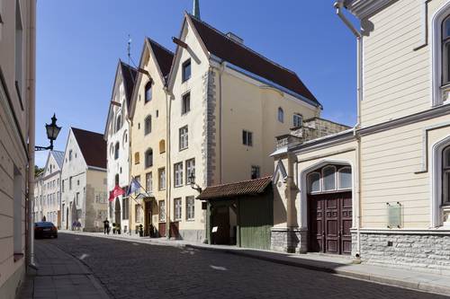 The Three Sisters Hotel*****