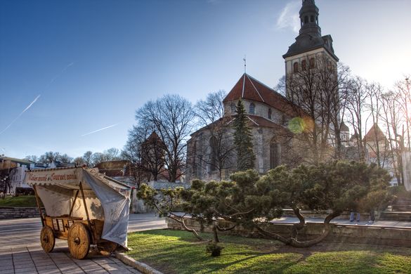 Walking tour of Tallinn